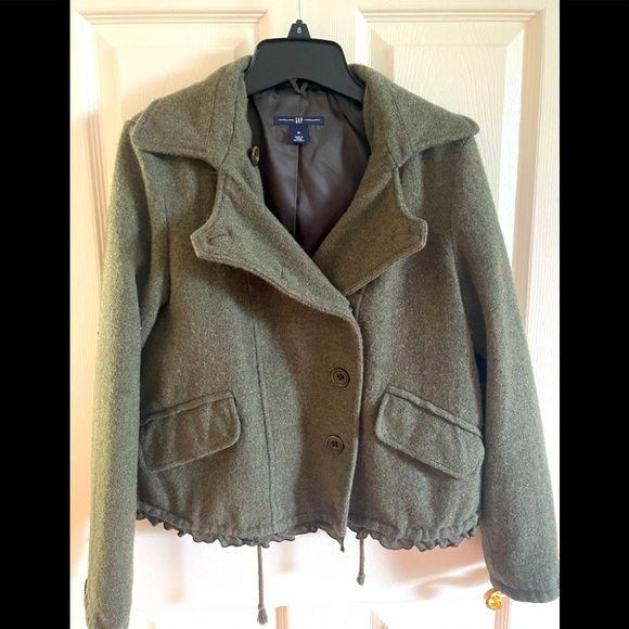 GAP 100% wool cropped jacket-EUC- olive color- size M - Picture 1 of 7